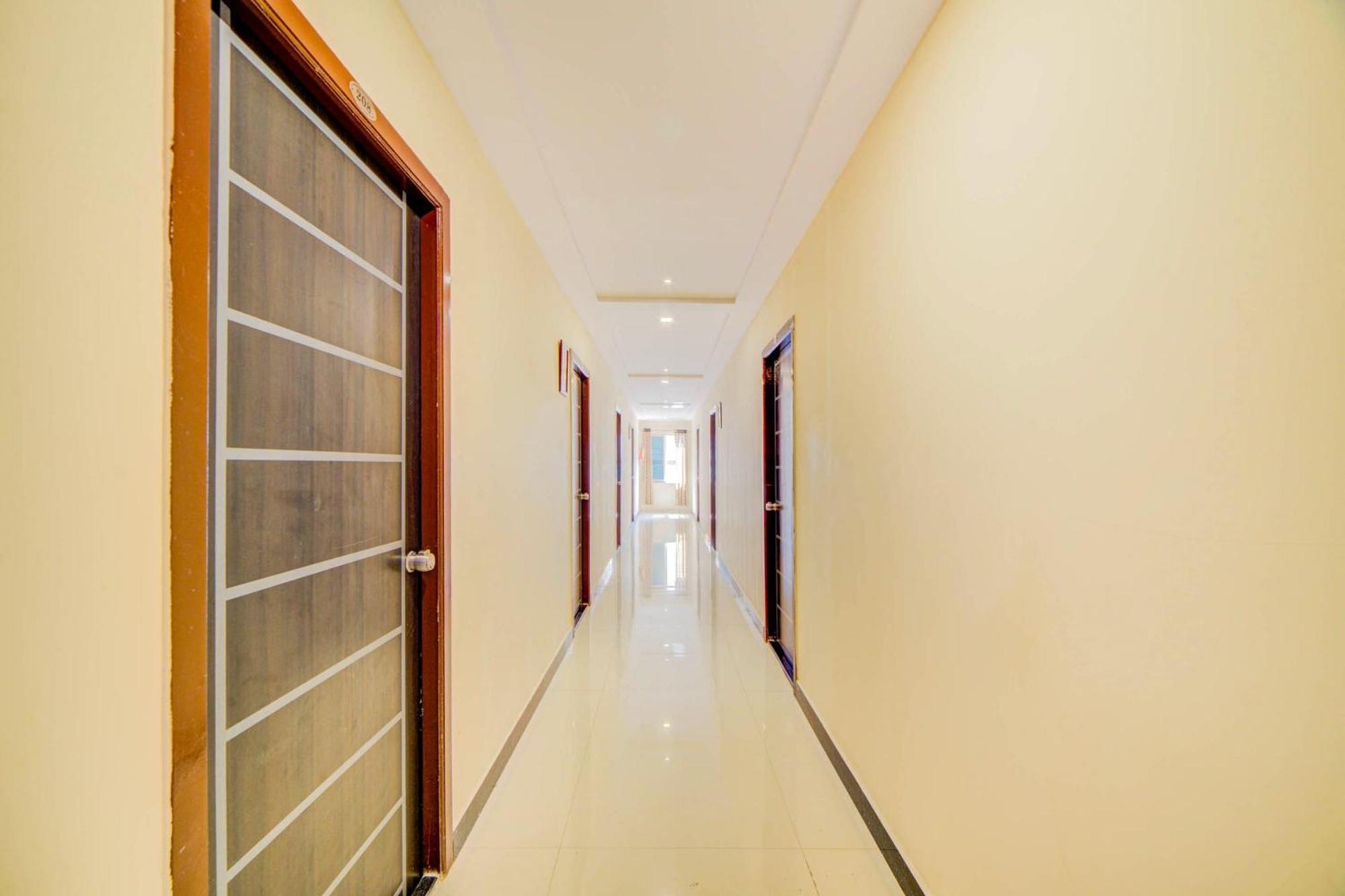 Super Hotel O White Ridge Sururnagar Luaran gambar