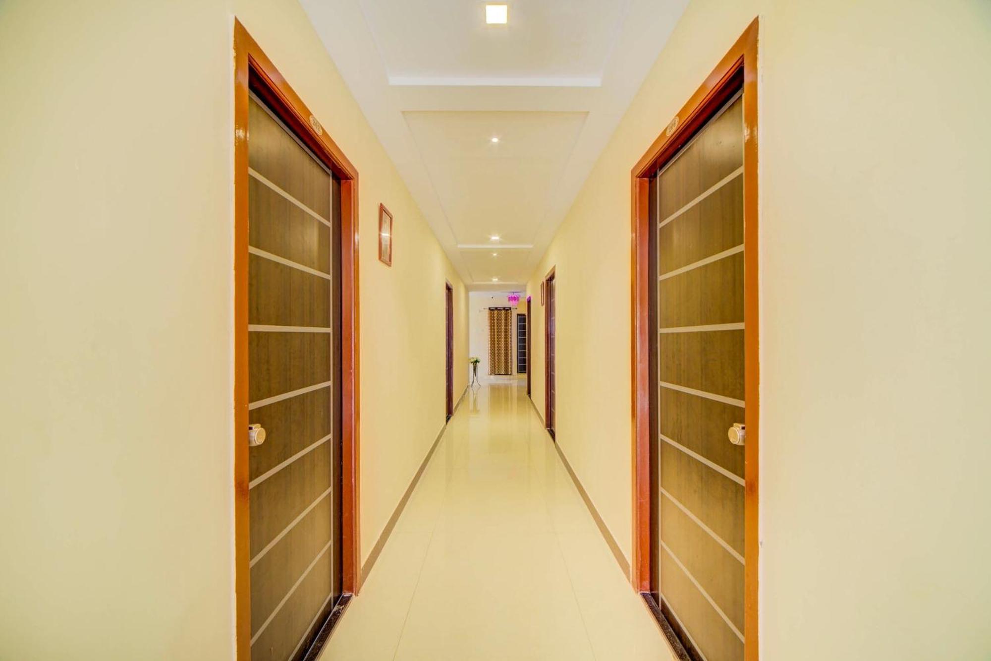 Super Hotel O White Ridge Sururnagar Luaran gambar
